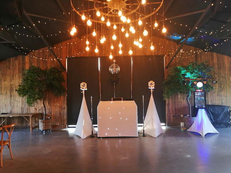 Foto van DJ Spacebar Professional Wedding and Disco Services/DJ