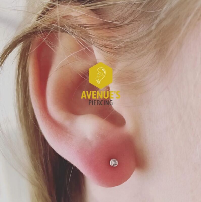 Foto van AVENUES PIERCING |Gaatjes schieten | Oorbellen | Piercingszaak | Tong piercing | Neus piercing | Navel || Wenkbrauw piercing