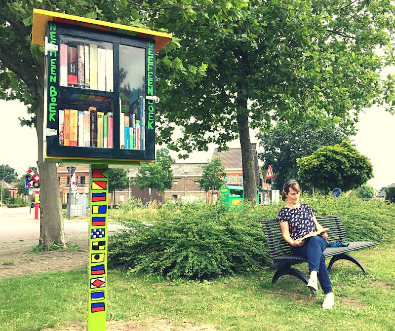 Foto van Boekenruilkastje bibliotheek Nazareth - tegenover treinstation EKE