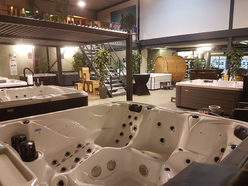 Foto van Royalty Wellness Jacuzzi Infraroodcabine Mol