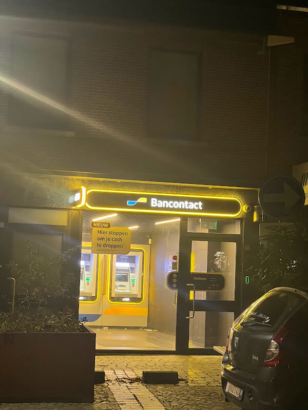 Foto van Bancontact CASH - Geel - Nieuwstraat