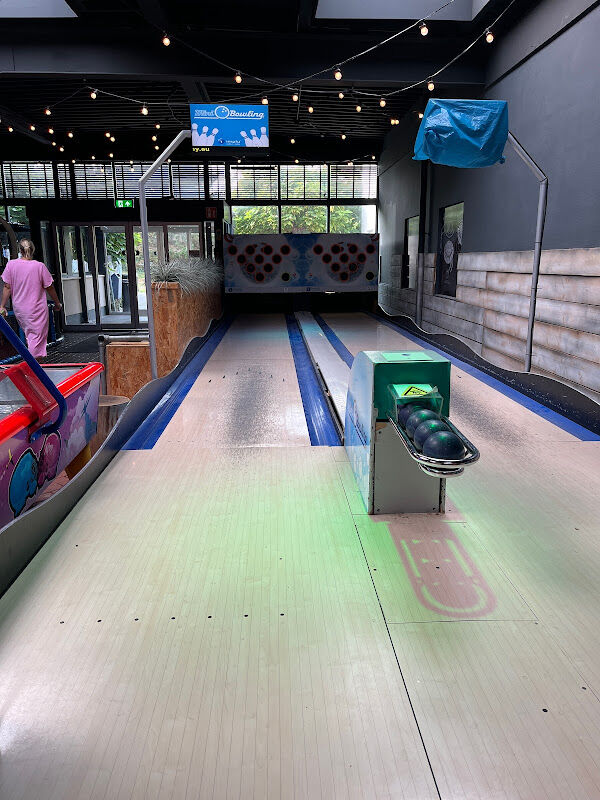 Foto van Mini-Bowling Bahn