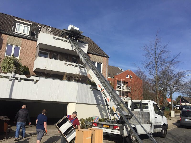 Foto van Verhuislift | Meubellift | Ladderlift huren? Direct inzetbaar